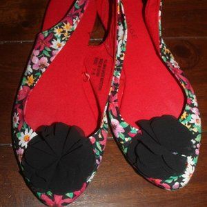 Rampage floral multicolor fabric sling back black flats rubber sole size 7.5…EUC